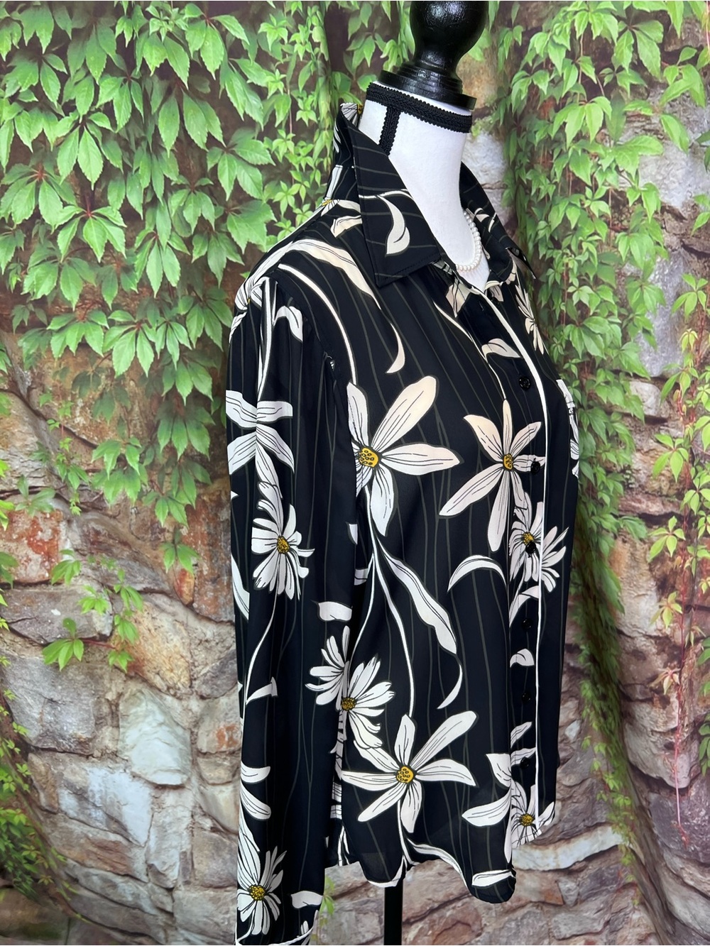 HARLYN Lightweight Black Daisy Print Button Front Polished Careerwear Blouse, L - Picture 11 of 15